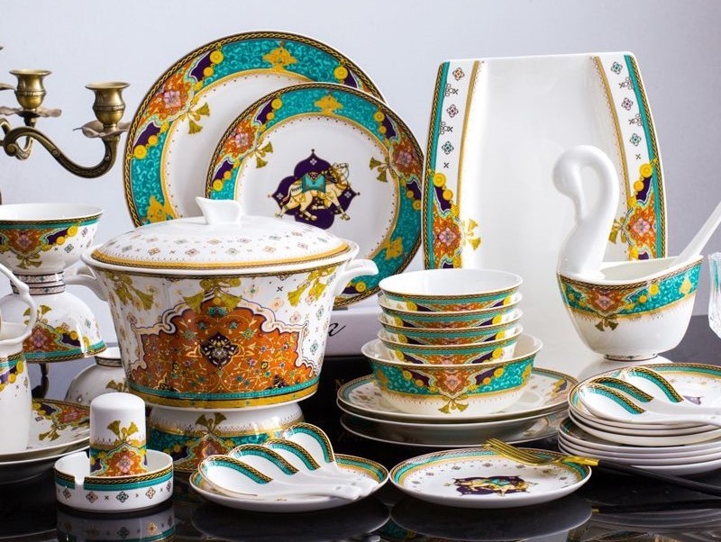 Luxury-Plates-Bowls-Spoon-Set